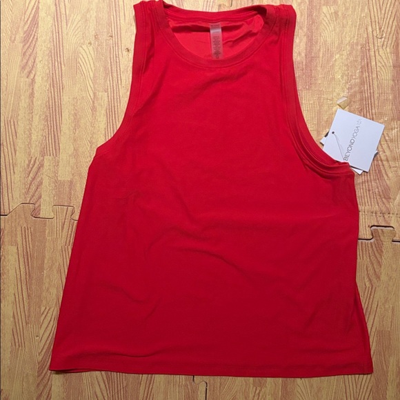 Beyond Yoga Featherweight Rebalance Tank Candy Apple Red XS - Picture 3 of 5